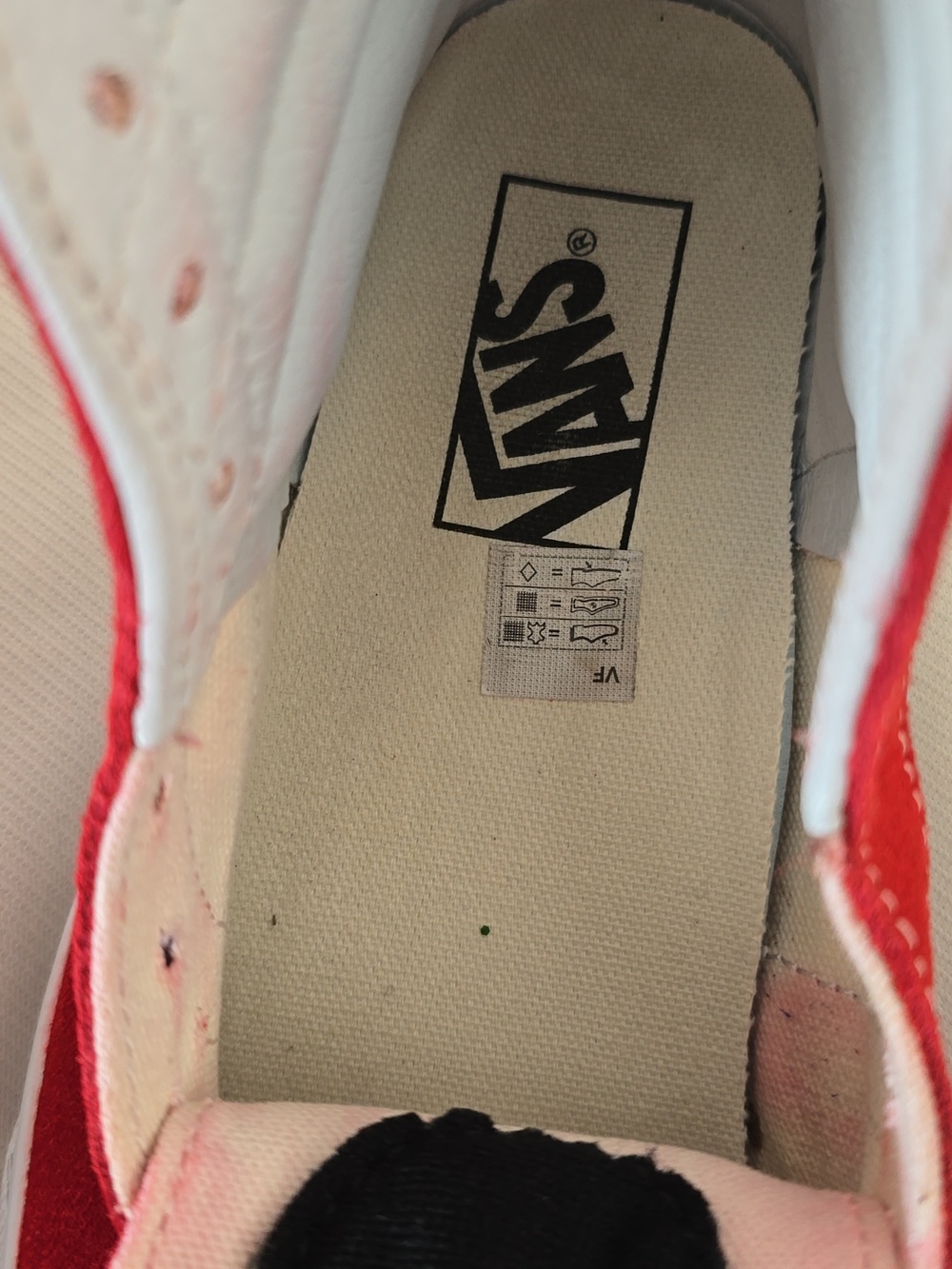 Vans - Picture 17 of 17